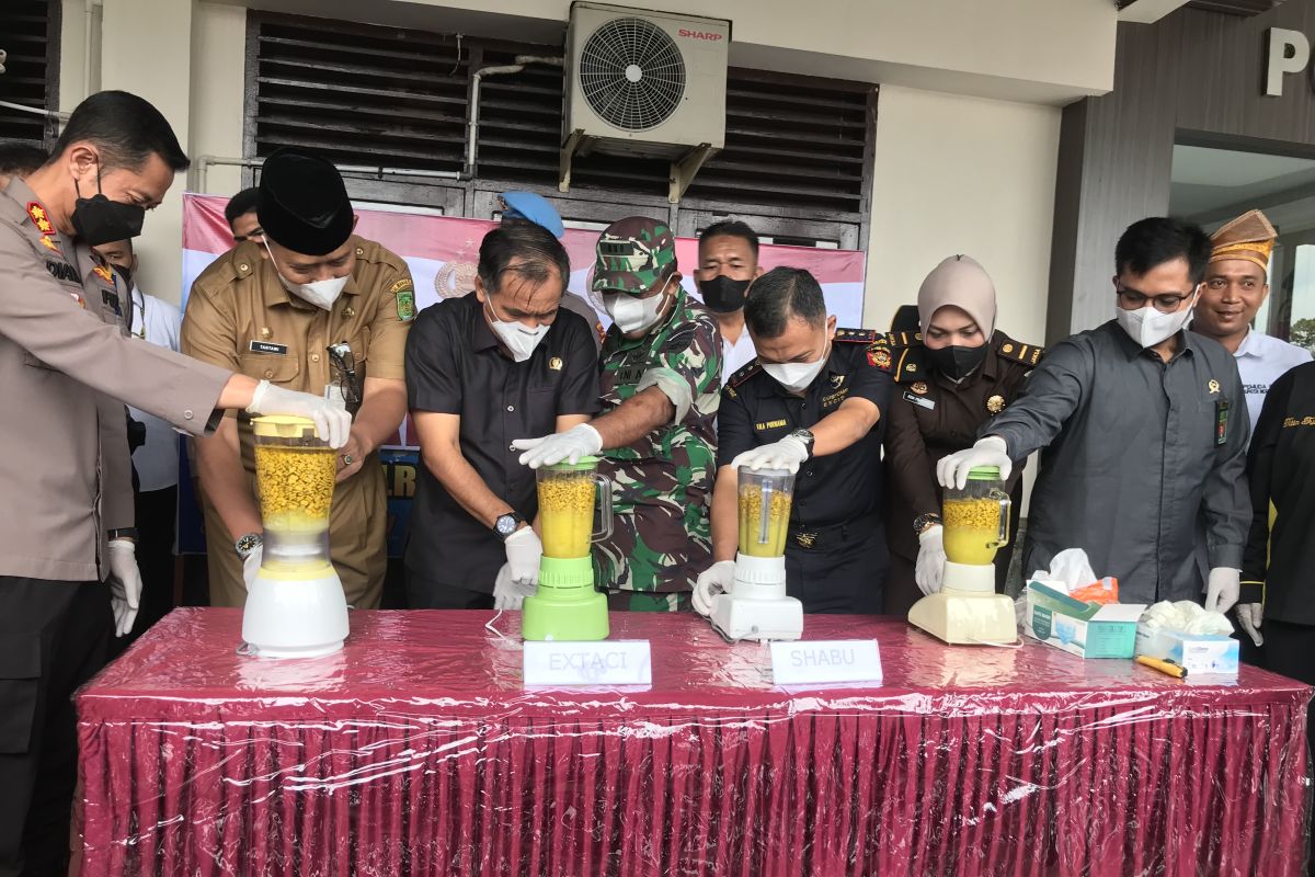 Polres Inhil musnahkan barang bukti sabu dan ekstasi Rp2 miliar