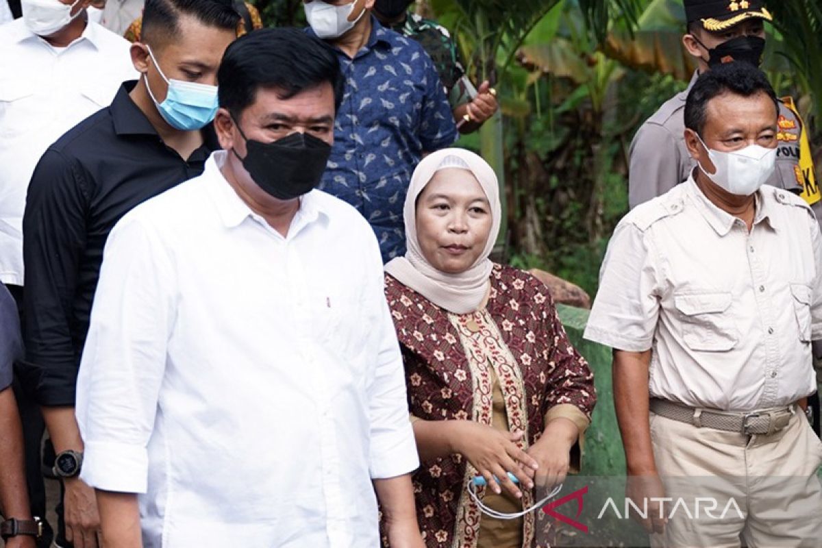 Menteri ATR pastikan ekonomi masyarakat berjalan saat tangani konflik