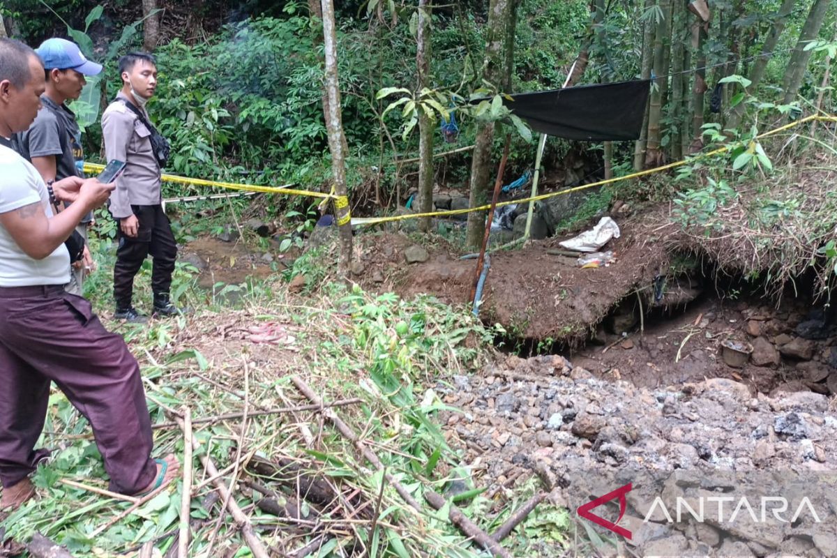 15 menit tertimbun di lubang tambang emas, nyawa Kancil tak tertolong