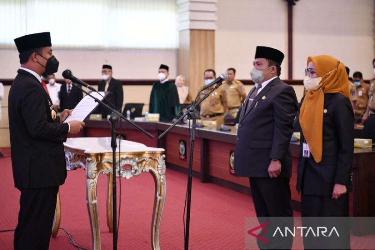 Gubernur Sulsel lantik dua pejabat eselon II hasil lelang jabatan