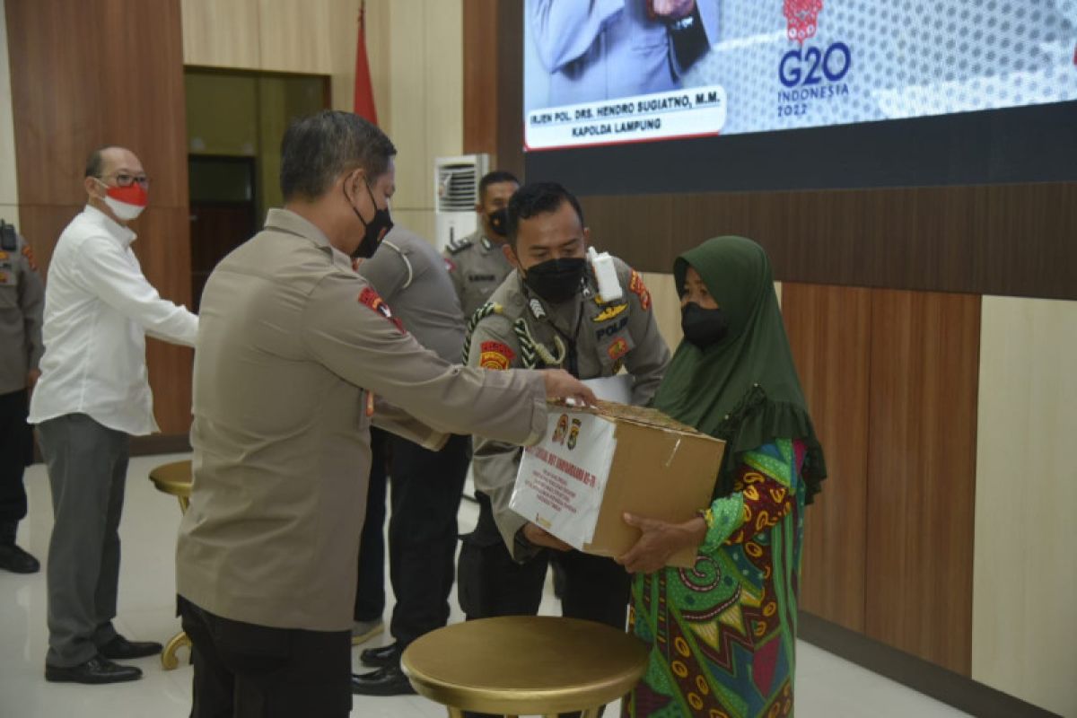 Gelar baksos religi, Polda Lampung salurkan puluhan ribu paket sembako