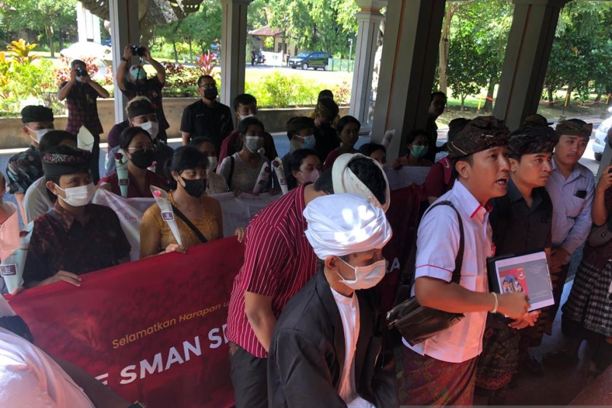 FKPP buat kajian untuk pertahankan biaya gratis di SMAN Bali Mandara