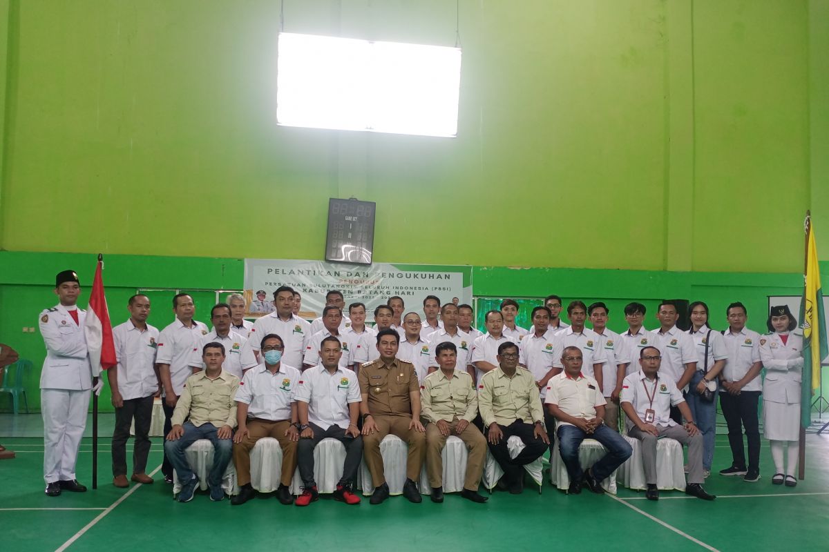 Bupati Fadhil hadiri pengukuhan pengurus PBSI Kabupaten Batanghari periode 2022-2026