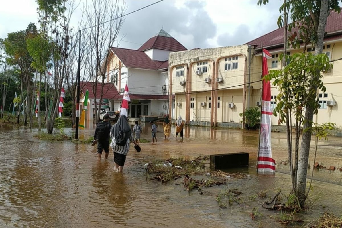 BMKG prakirakan cuaca di Kalbar tiga hari ke depan berpotensi hujan lebat