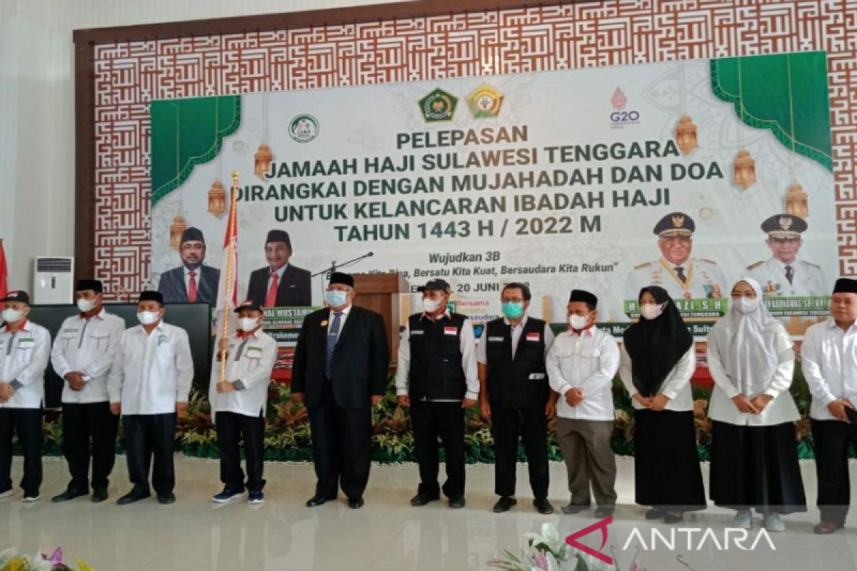 Gubernur Sulawesi Tenggara lepas keberangkatan 927 calon haji