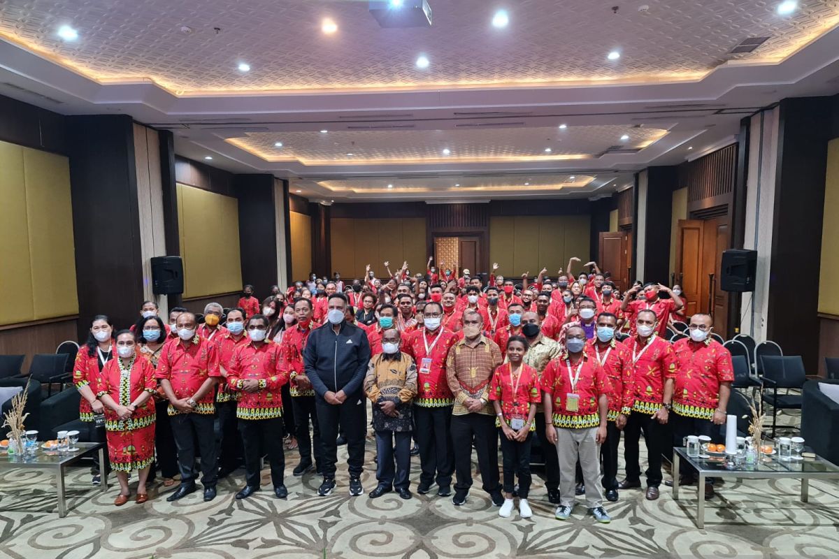Penjabat Gubernur beri motivasi kontingen Pesparawi Papua Barat