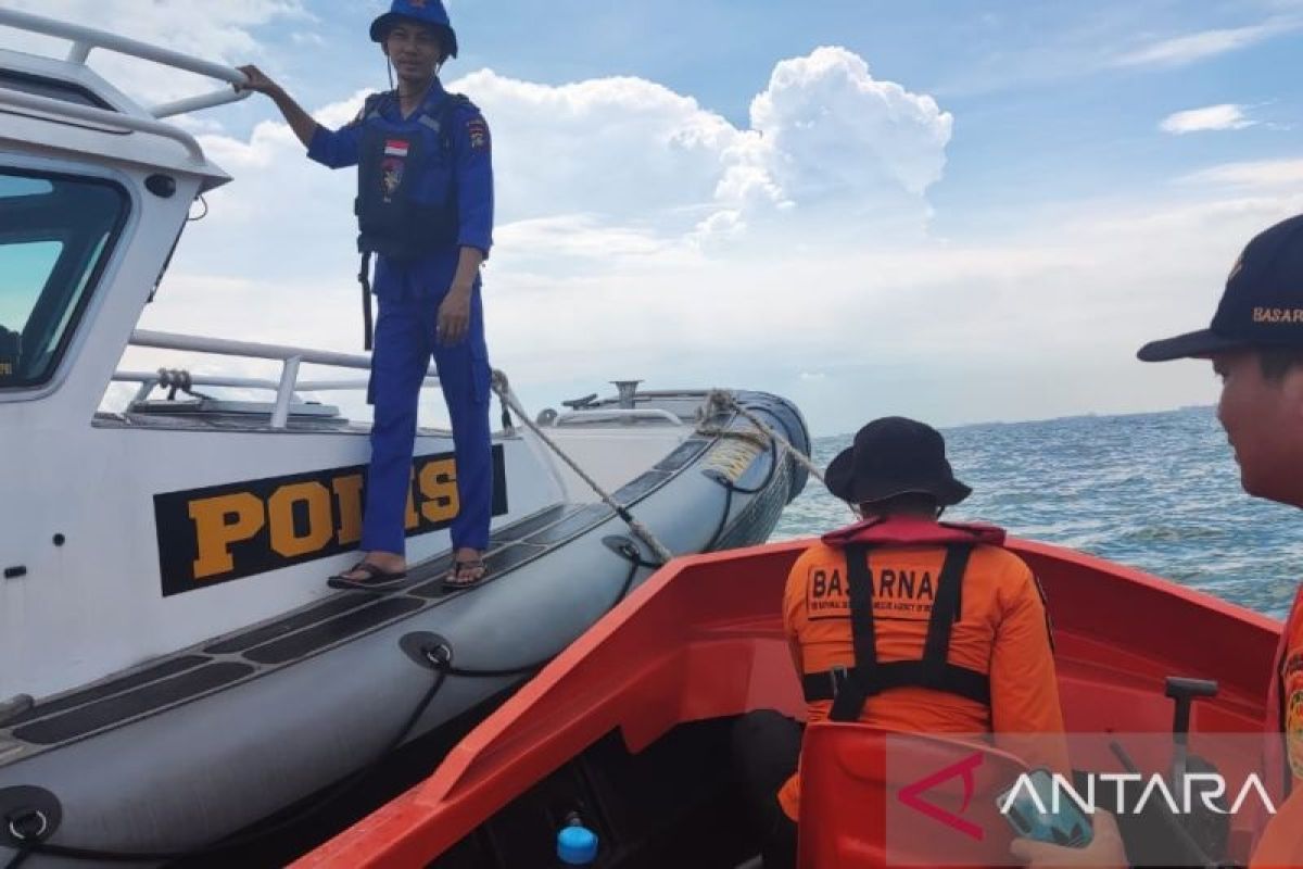 Pencarian 7 orang PMI yang kapalnya karam dihentikan sementara karena cuaca buruk