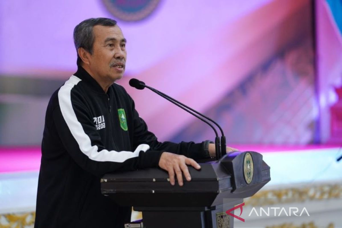Gubernur Riau siap laporkan secara hukum kepala sekolah bermasalah