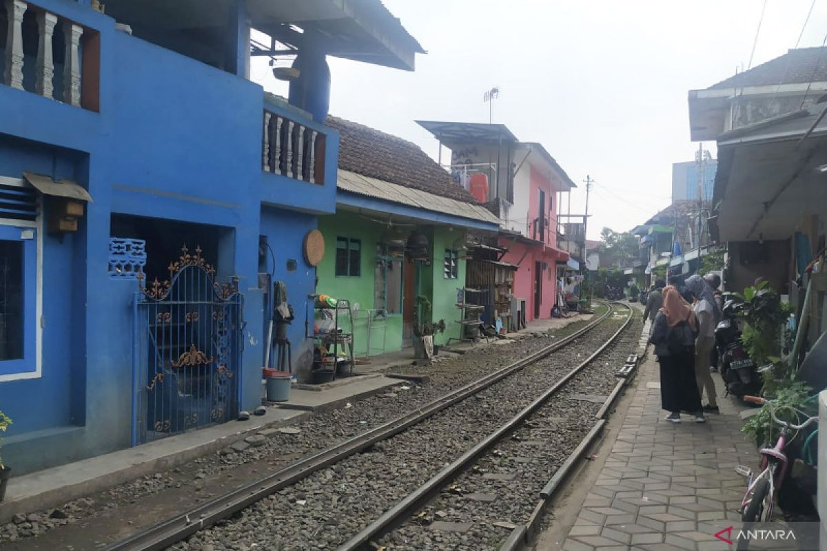 KAI mulai sosialisasi rencana sterilisasi jalur rel kereta Kota Malang