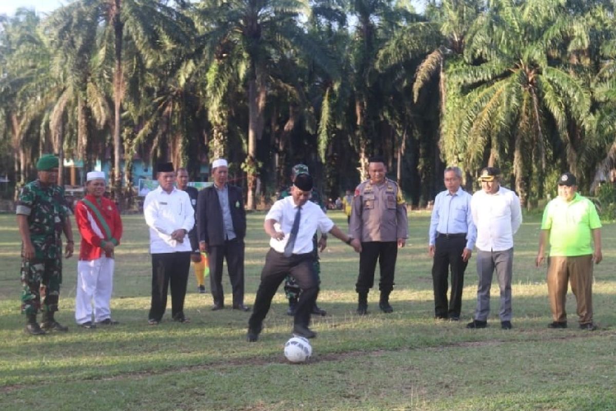 Liga Santri piala KASAD resmi dibuka di Palas, Plt Bupati : jaga sportivitas