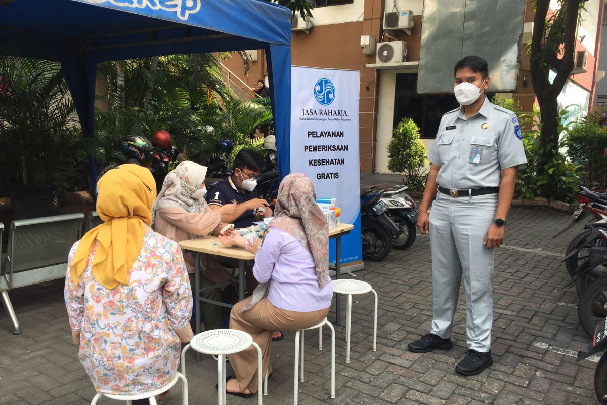 Jasa Raharja Tangerang sediakan pemeriksaan kesehatan gratis di Samsat Gerai Batuceper