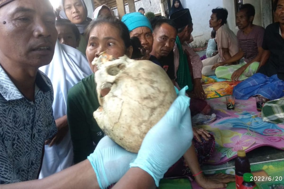 Geger! warga temukan kerangka manusia di Pantai Margejek Lombok Tengah