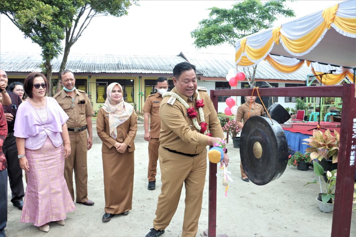 Bupati Dairi buka Festival Lomba Seni Siswa Nasional tingkat SMP