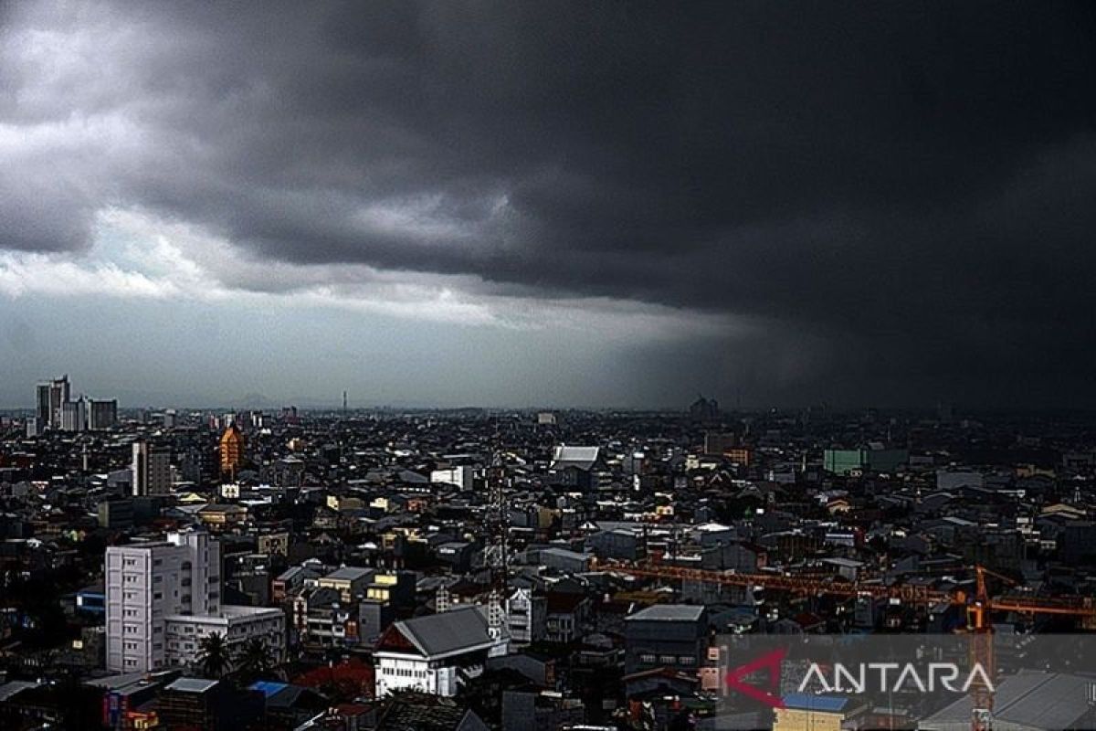 Jambi berpotensi hujan lebat disetai kilat