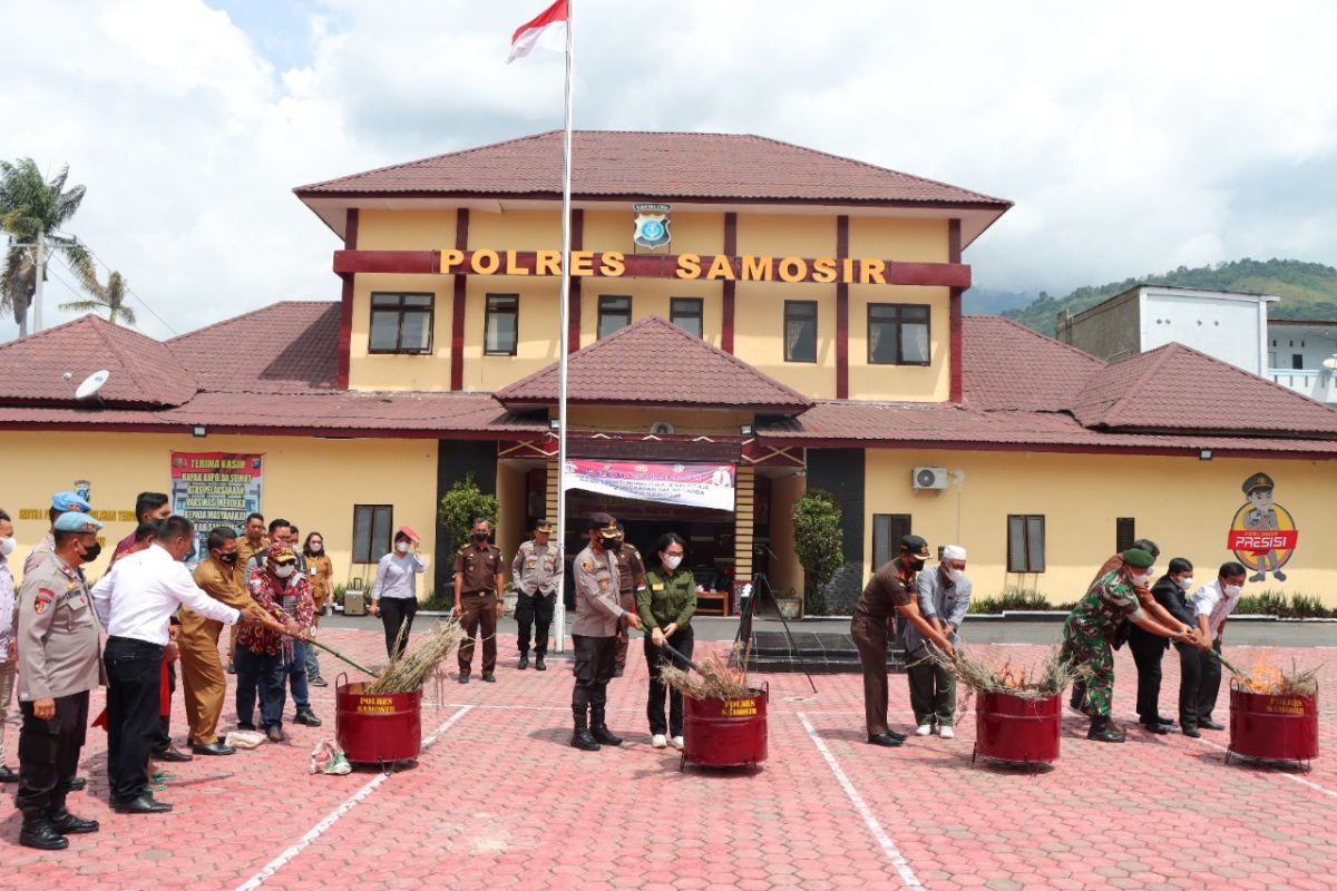 Bupati Samosir hadiri pemusnahan barang bukti narkotika oleh Polres Samosir