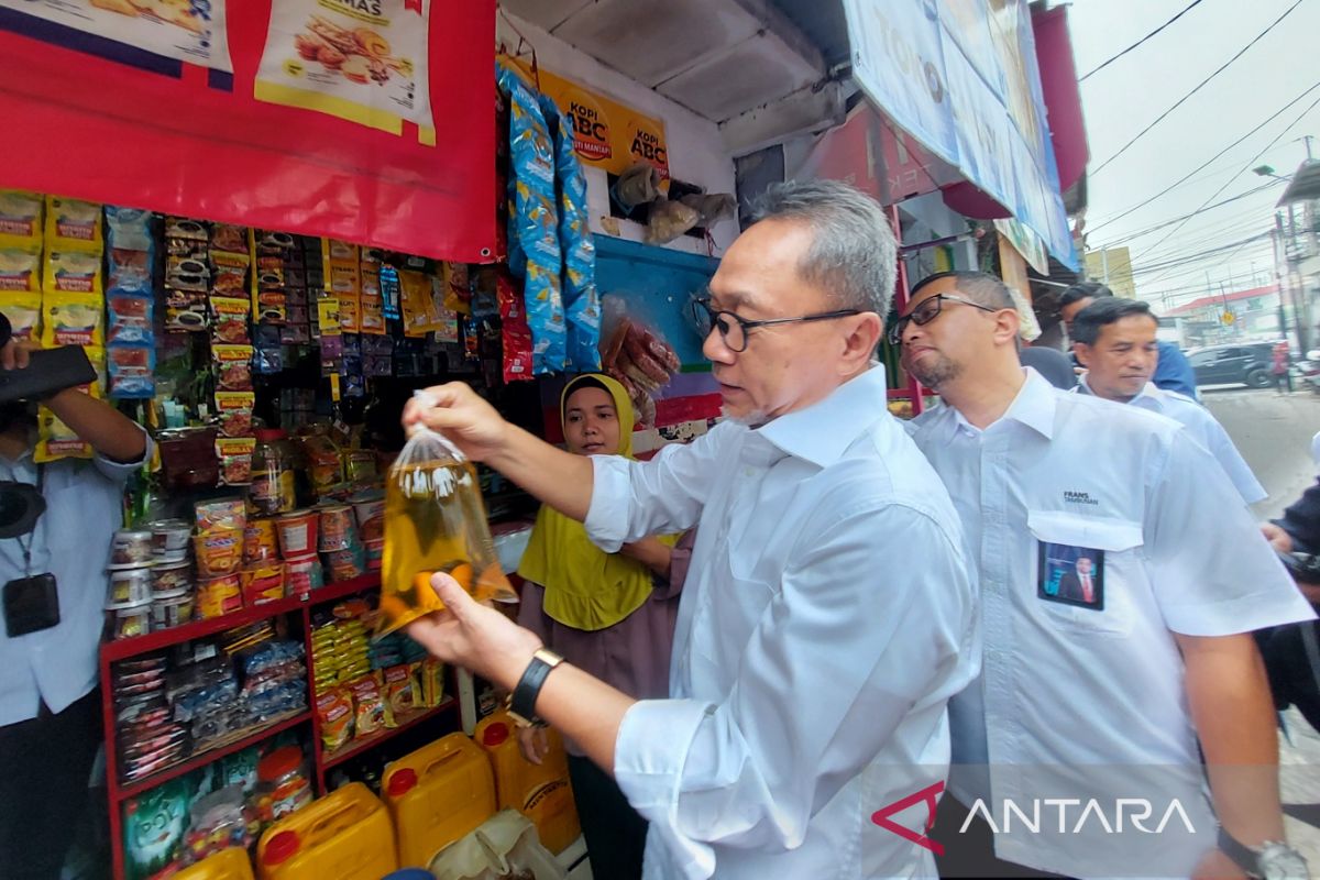 Pemerintah akan pasok minimarket minyak goreng Rp14 ribu/liter