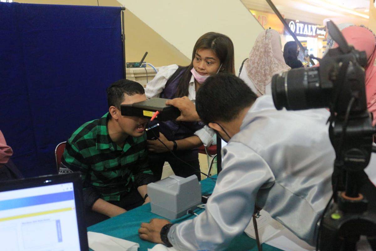 Perekaman KTP Elektronik anak berkebutuhan khusus meriahkan HUT Kota Pekanbaru