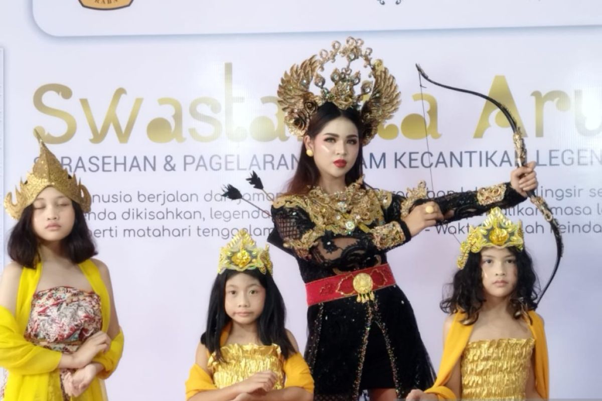 Untag Surabaya tampilkan para dewi legenda Indonesia melalui parade kecantikan