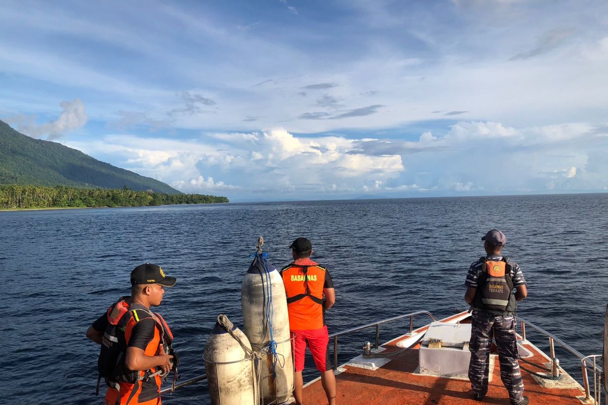 Basarnas cari penjaga rumpon ikan hilang di perairan Halmahera Selatan