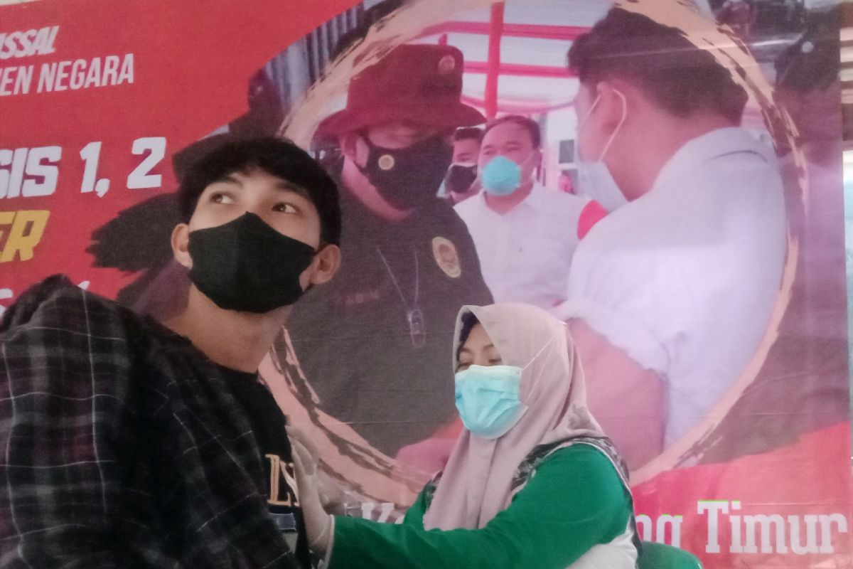 Binda Provinsi Lampung gelar vaksinasi massal COVID-19 di Labuhan Maringgai