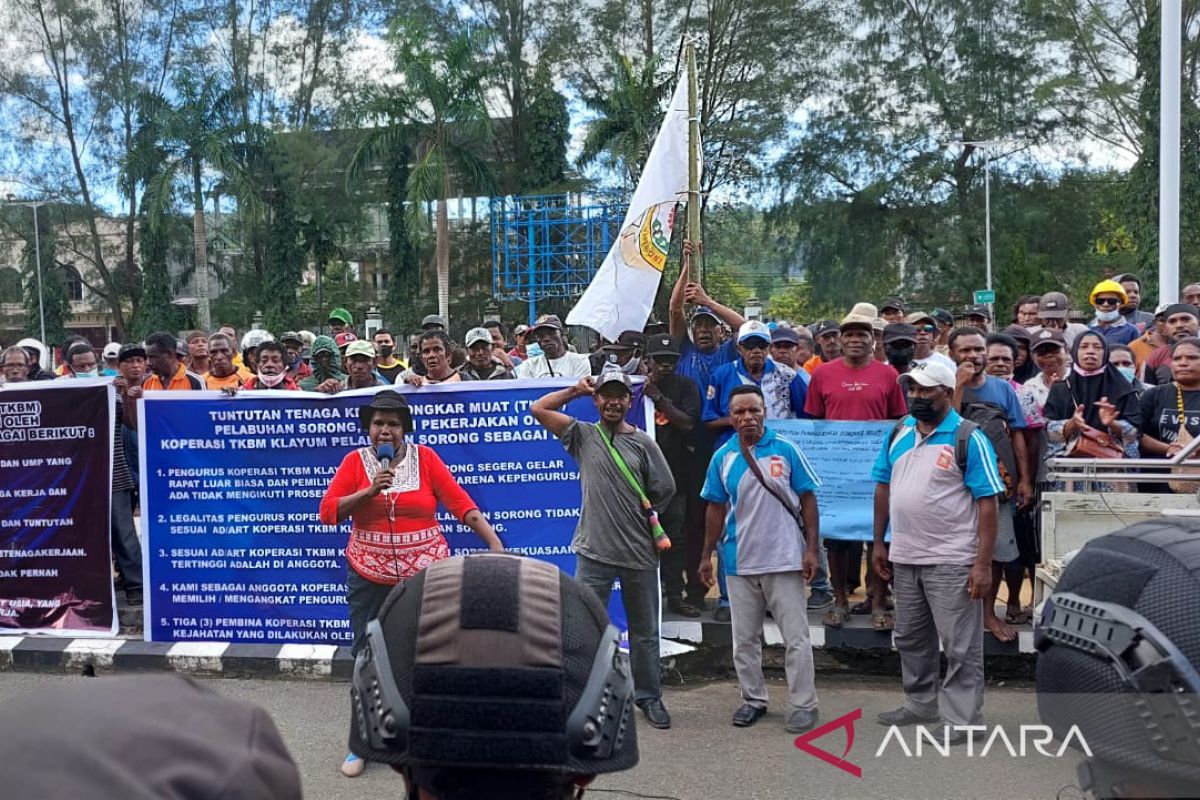 Ratusan TKBM sampaikan aspirasi ke Pemkot Sorong