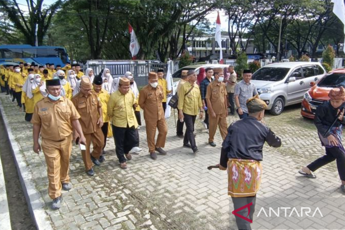 Kafilah MTQ disambut tarian Longgo di Bone Bolango