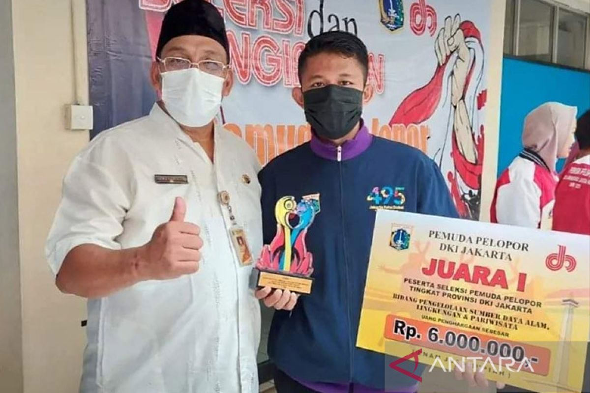 Pemuda Kamal Muara layani jasa pijat terapi tukar sampah