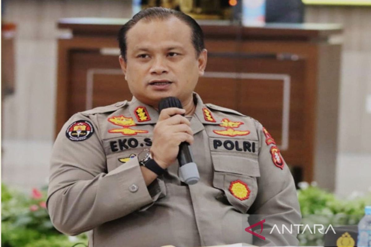 Pejabat Utama Polda dan dua kapolres di Kalteng dimutasi