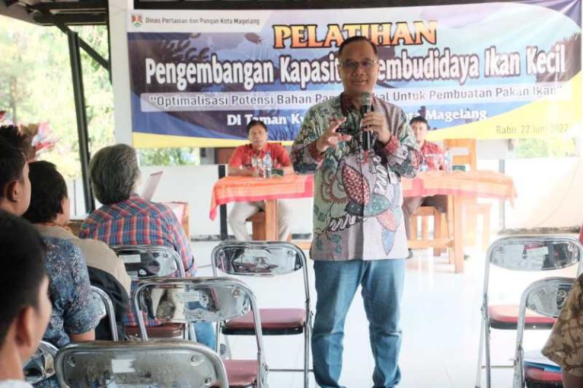 Pemkot Magelang latih  pengolahan pakan ikan bahan lokal