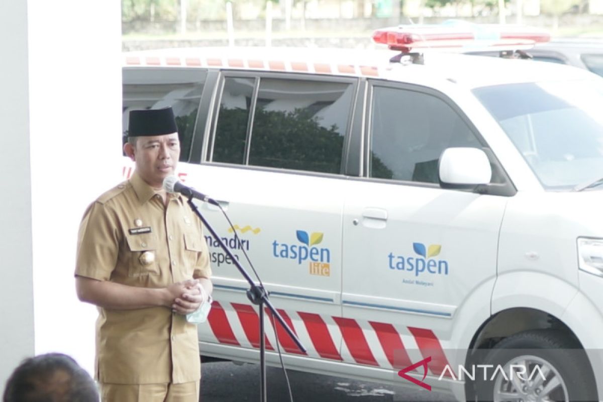 Pemkab OKU terima hadiah satu unit mobil ambulans