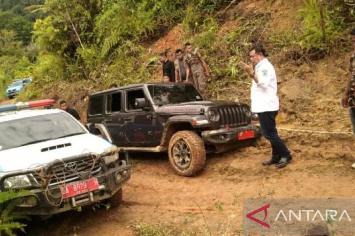 Bupati Solok akan prioritaskan bangun jalan Nagari Rangkiangluluih