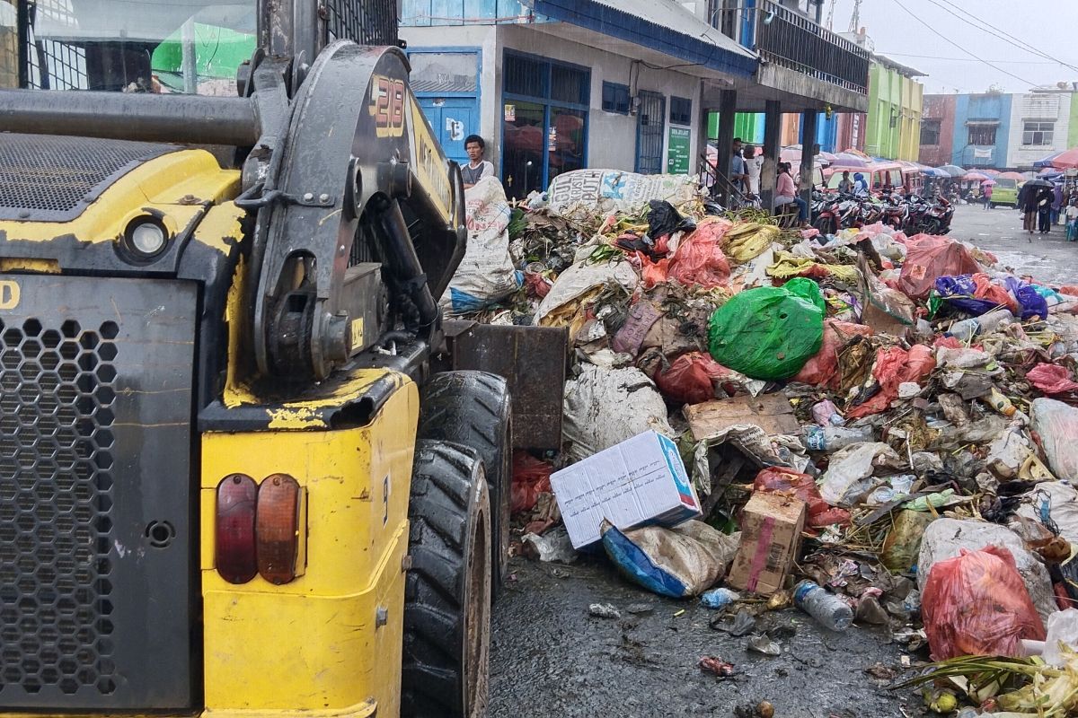 Satu warga Ambon hasilkan 0,4 kg sampah per hari