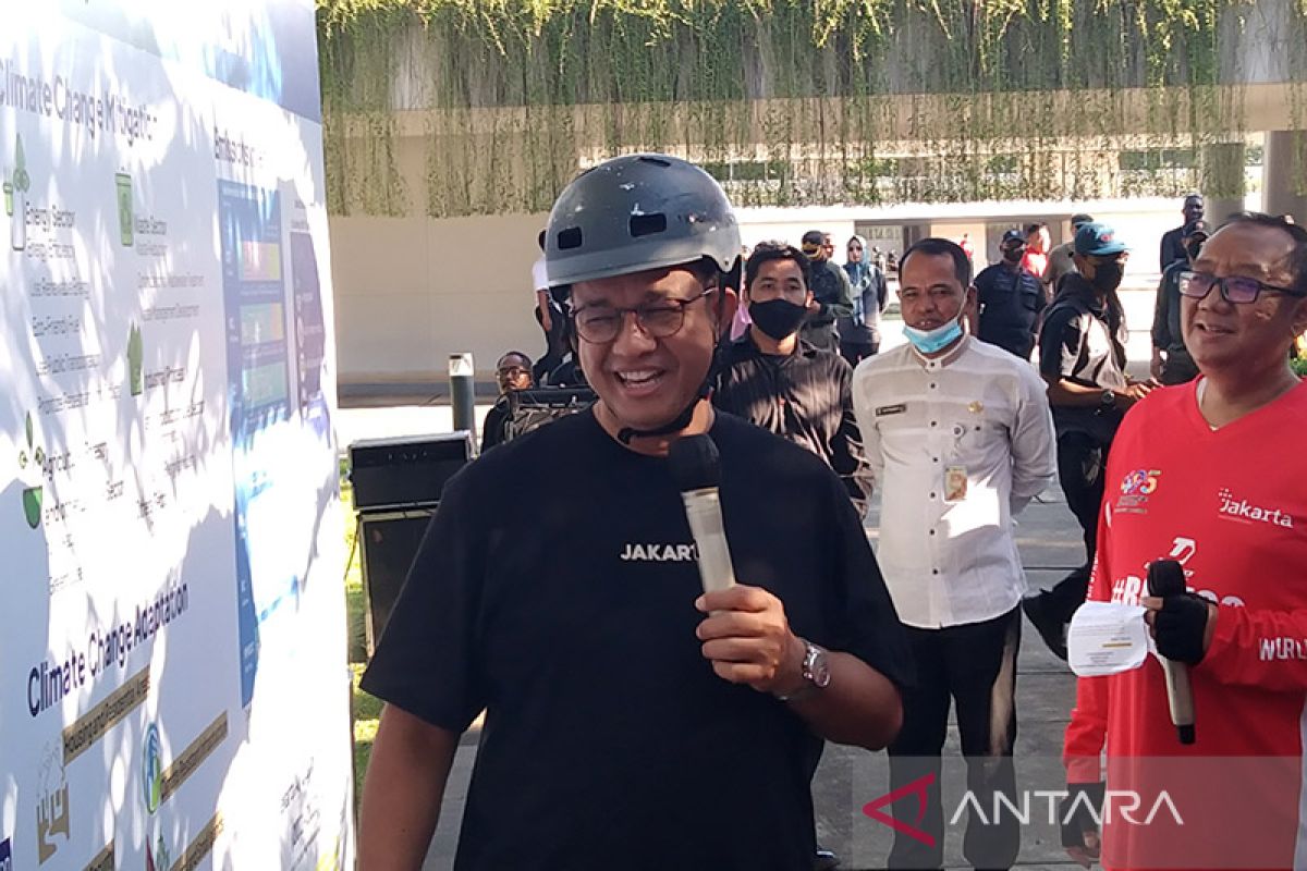 Anies minta perusahaan ikut kelola sampah