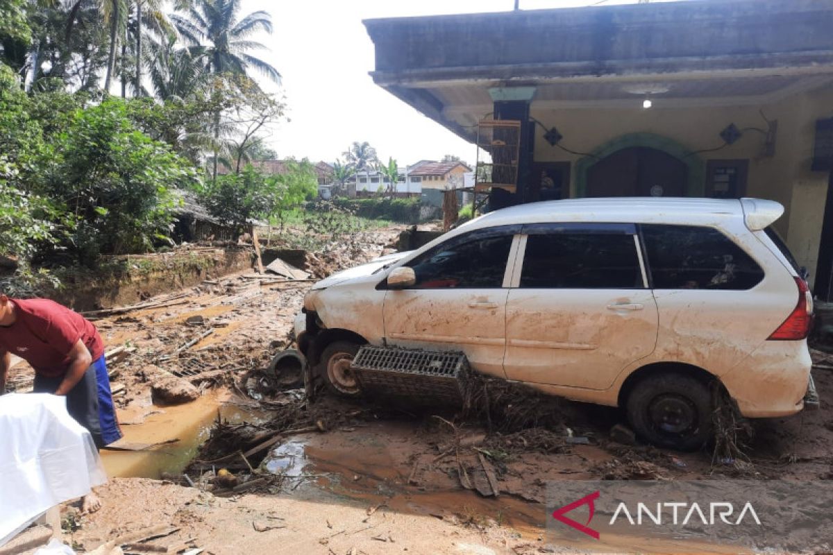 Banjir bandang di Bogor seorang warga tewas, satu lainnya hilang