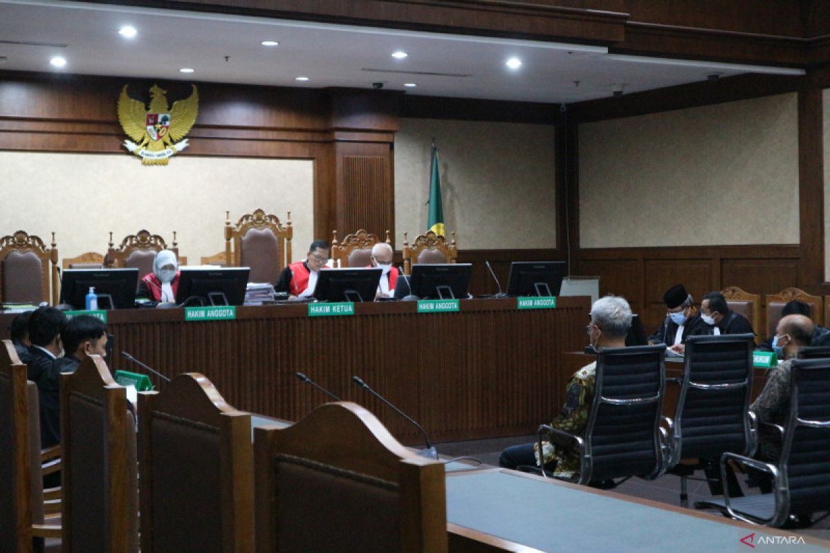 Eks Dirut PNRI dan Ketua Tim Teknis KTP-el jalani sidang dakwaan