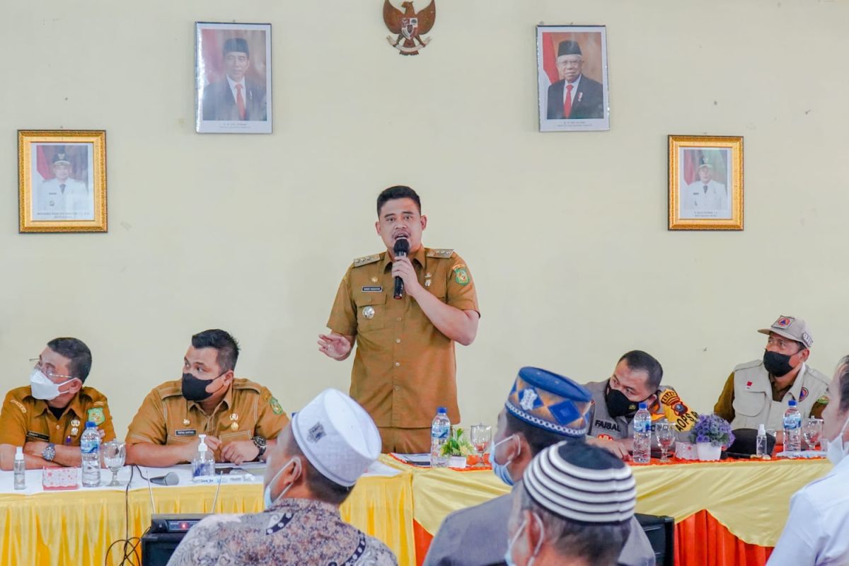 Wali Kota  Medan: Pemkot bangun tembok laut atasi banjir rob