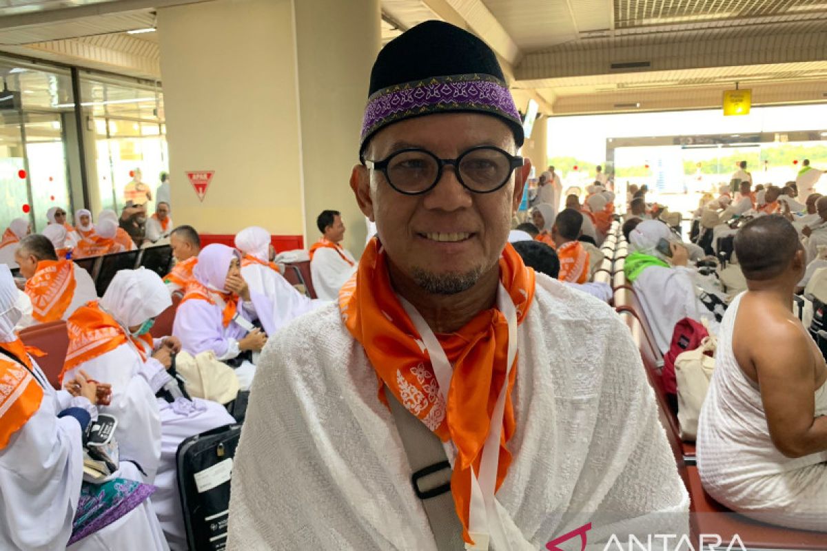 Guru honorer asal Bengkalis menabung 21 tahun lebih untuk berhaji