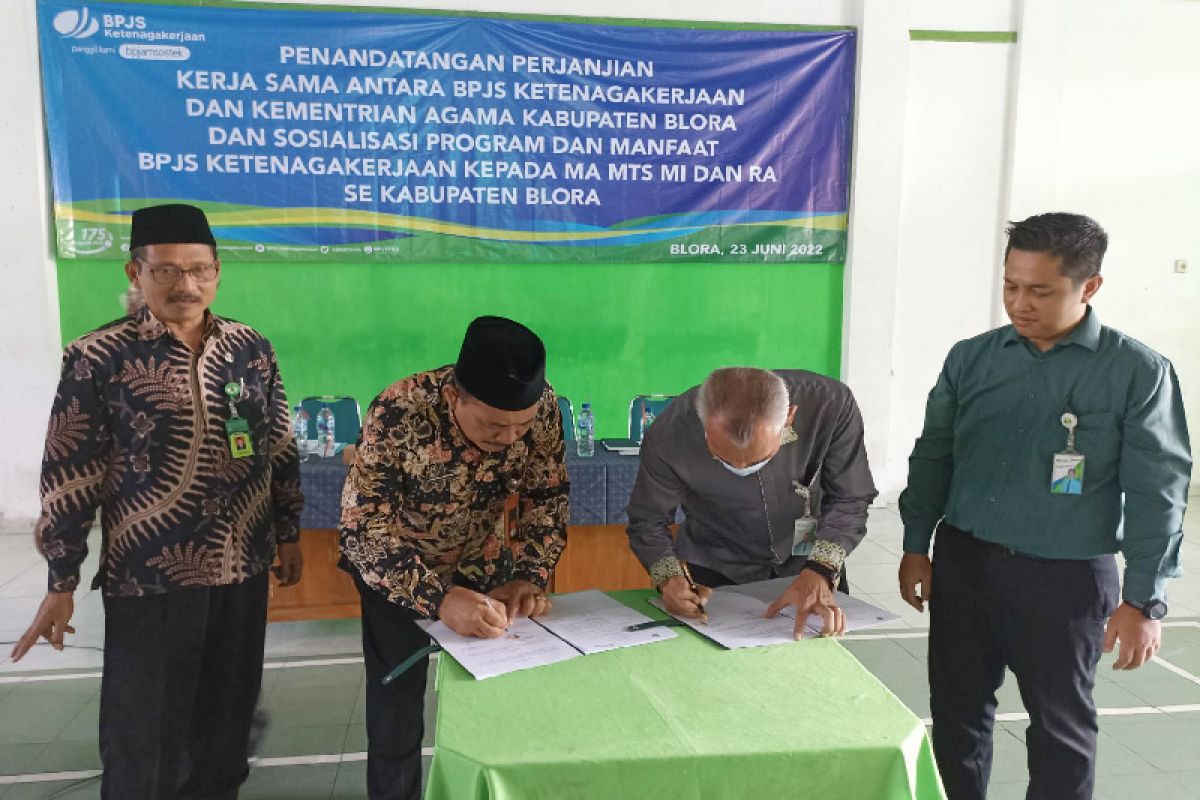 Kemenag Blora tanda tangani kerja sama Program Jaminan Sosial Ketenagakerjaan