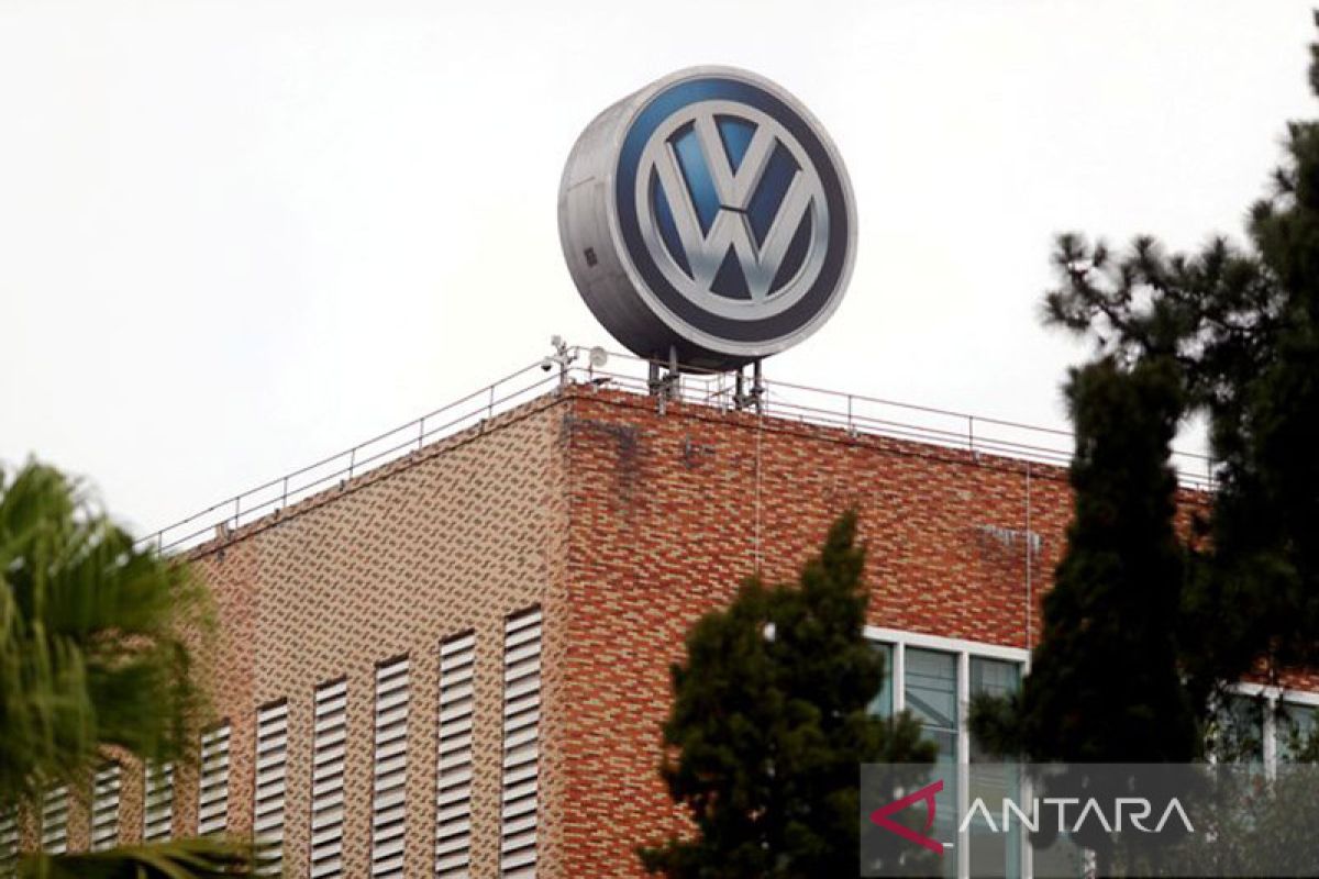 Kurang suku cadang, Volkswagen pangkas jam kerja dan upah di Brazil
