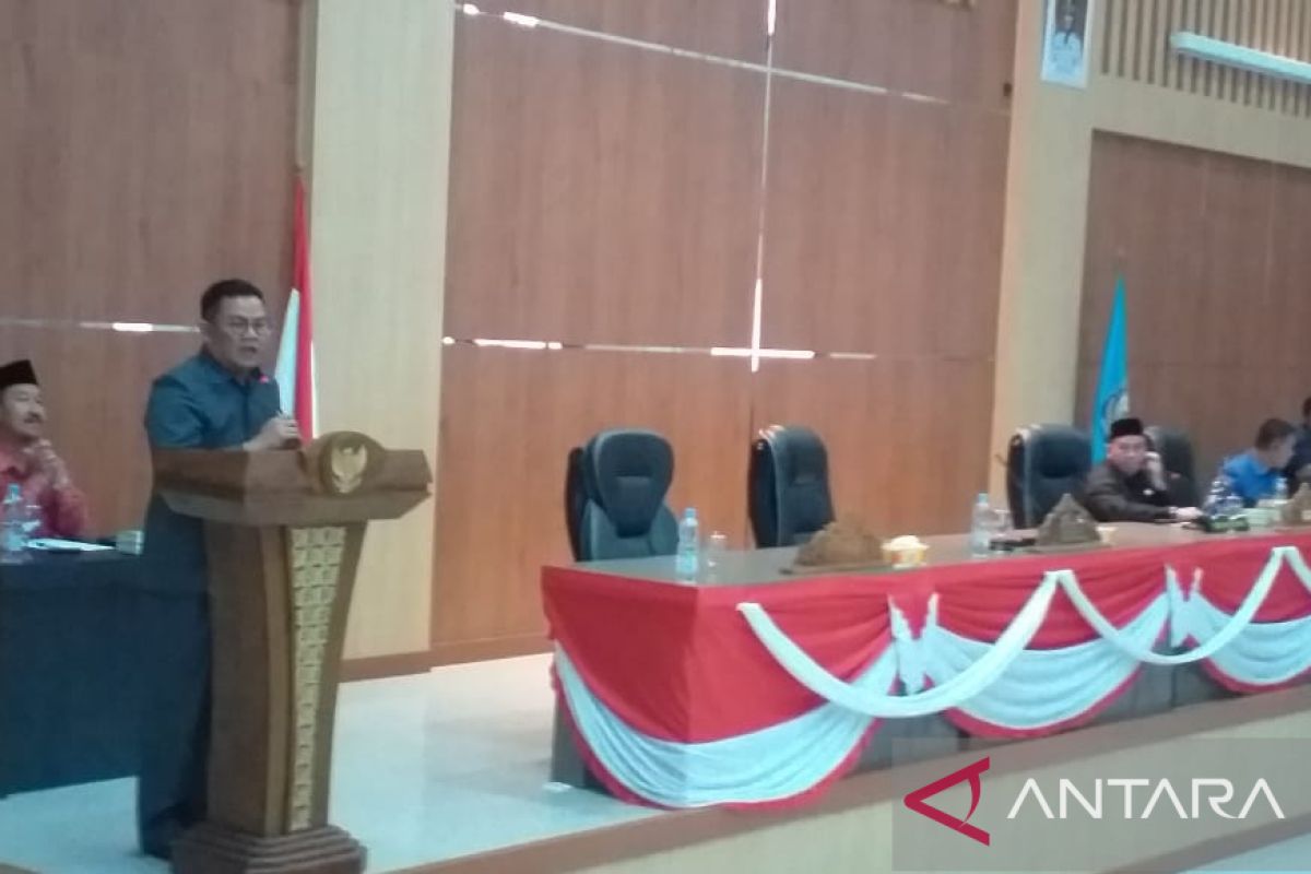 Bupati Bangka Selatan sampaikan tiga Raperda dalam Paripurna DPRD