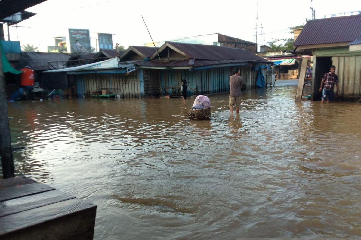 Video - Desa Kasikan di Kampar terendam banjir