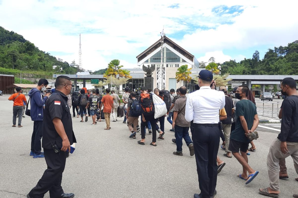 Sebanyak 59 pekerja migran Indonesia bermasalah dipulangkan dari Malaysia