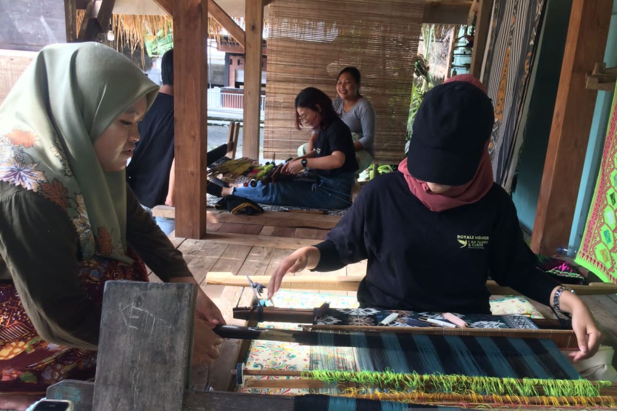 Intiland gelar pelatihan kepemimpinan bagi kalangan muda di Lombok
