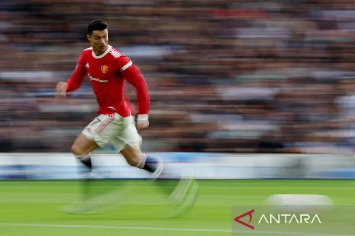 Ronaldo siap turun gaji, asal pergi dari Man United