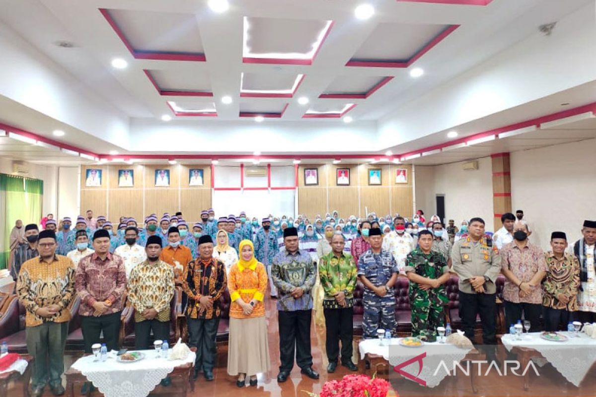 Bupati Manokwari lepas 81 calon haji ke Tanah Suci