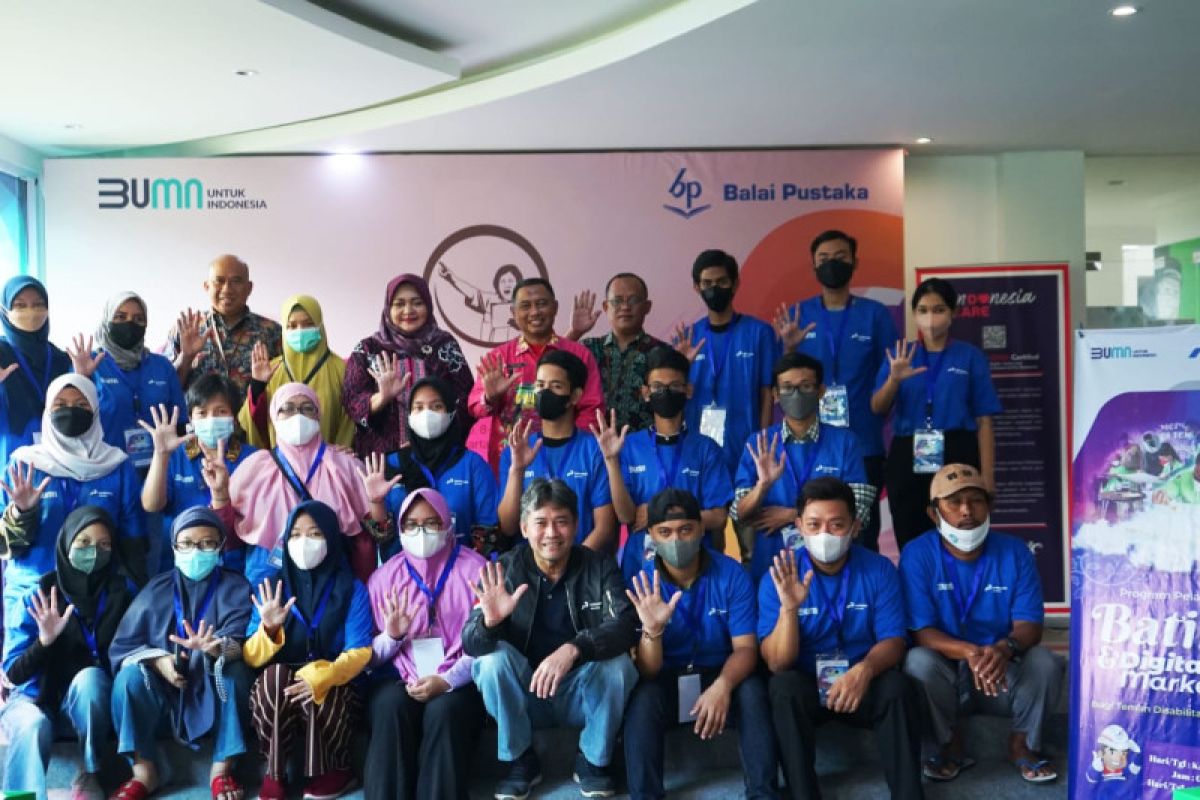 PT Pertamina Drilling Services Indonesia gelar program Pelatihan Membatik dan Digital Marketing bagi teman disabilitas di Kafe Sastra Balai Pustaka