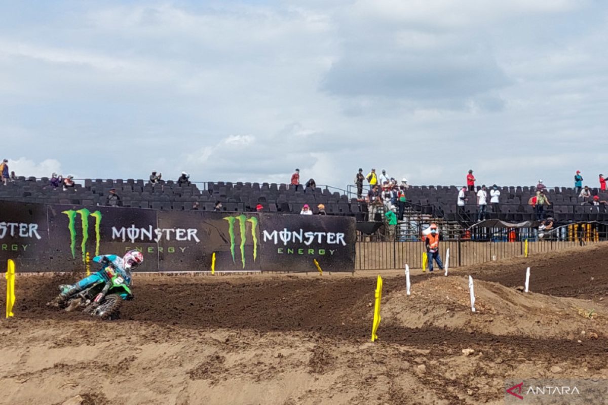 MXGP riders partake in free practice sessions at Samota Circuit