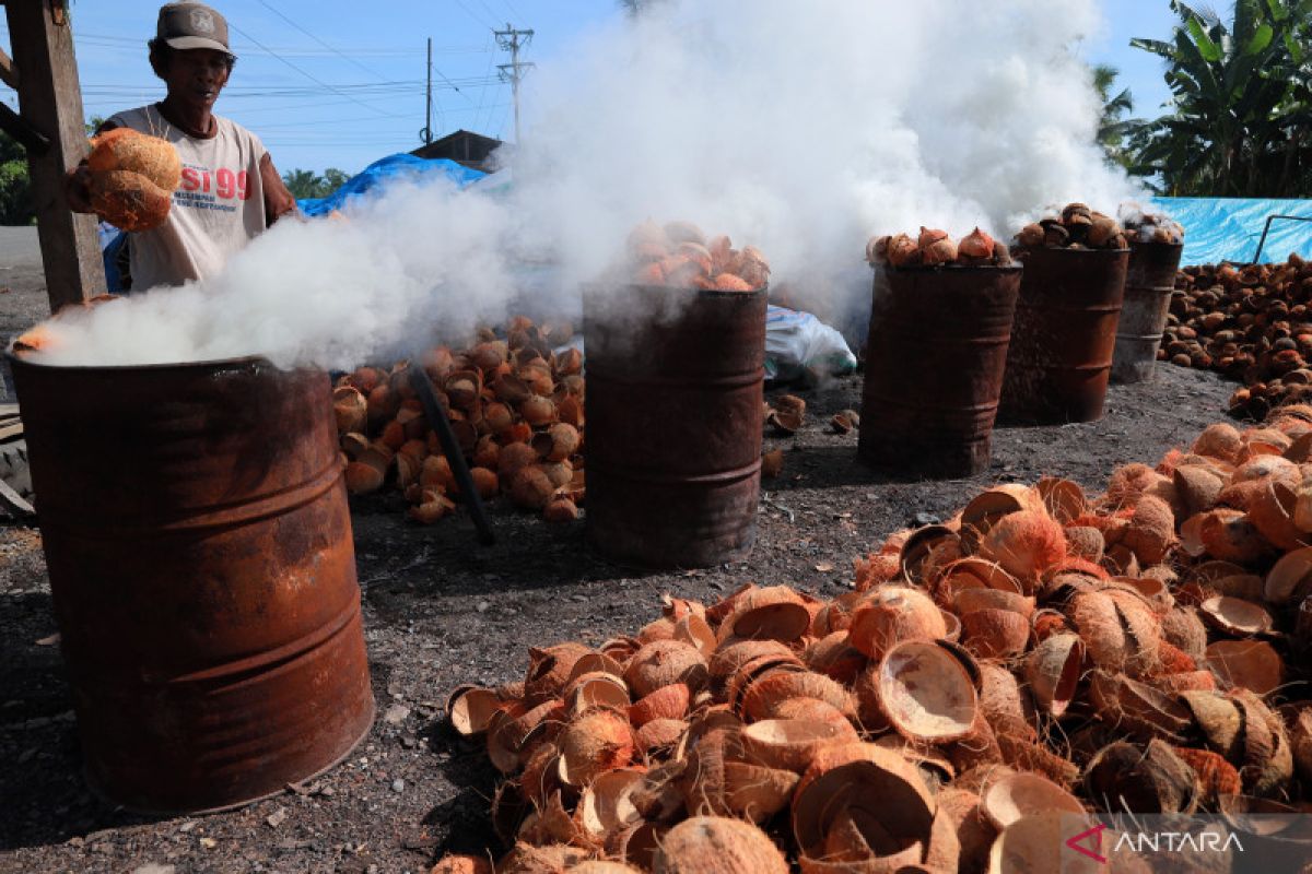 Kemendag melepas ekspor produk UMKM briket arang kelapa ke Jepang