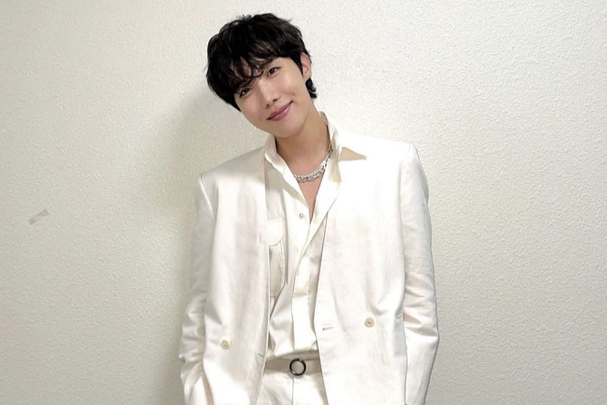 Single "More" J-Hope puncaki tangga lagu iTunes di 84 negara