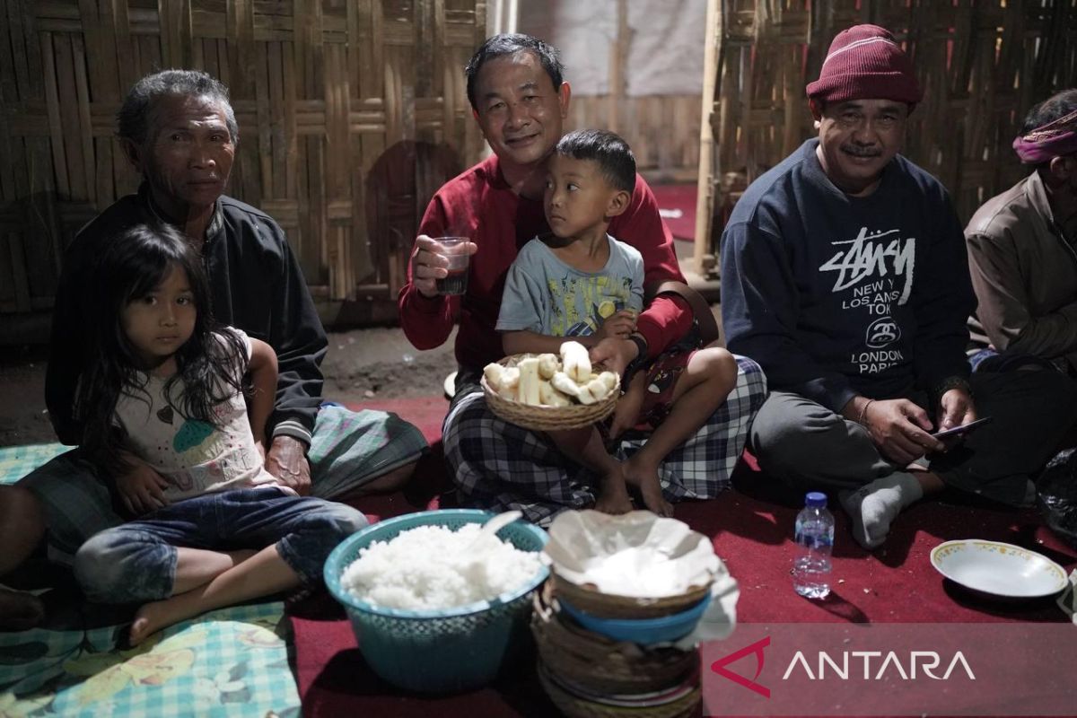 Bupati Karangasem bantu bedah rumah warga kurang mampu